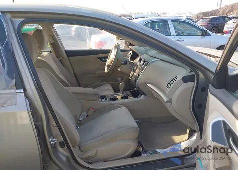 2013 Nissan Altima 2.5 S z USA, uszkodzony, nr VIN 1N4AL3AP2DN437683